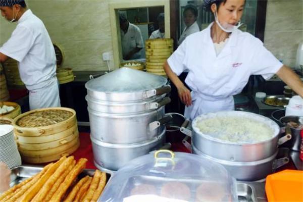 市场监管总局：发挥平台示范引领作用 促进网络餐饮行业规范健康发展